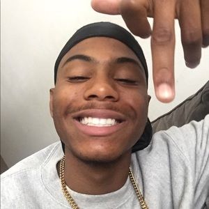 Meet your Posher, Carlos